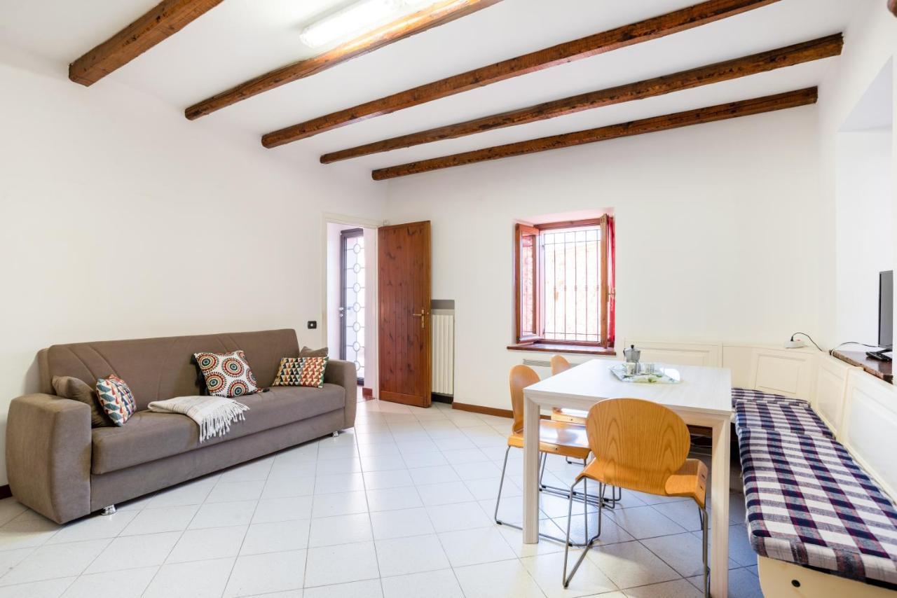 Limonta Lake View Apartment With Private Parking Ngoại thất bức ảnh